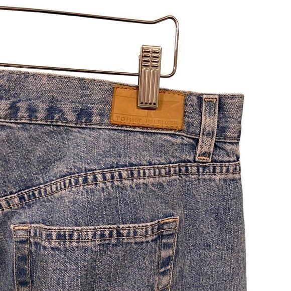 Vintage Tommy Hilfiger Classic Fit Blue Wash Y2K Jeans in Size 14 Regular - Picture 10 of 12